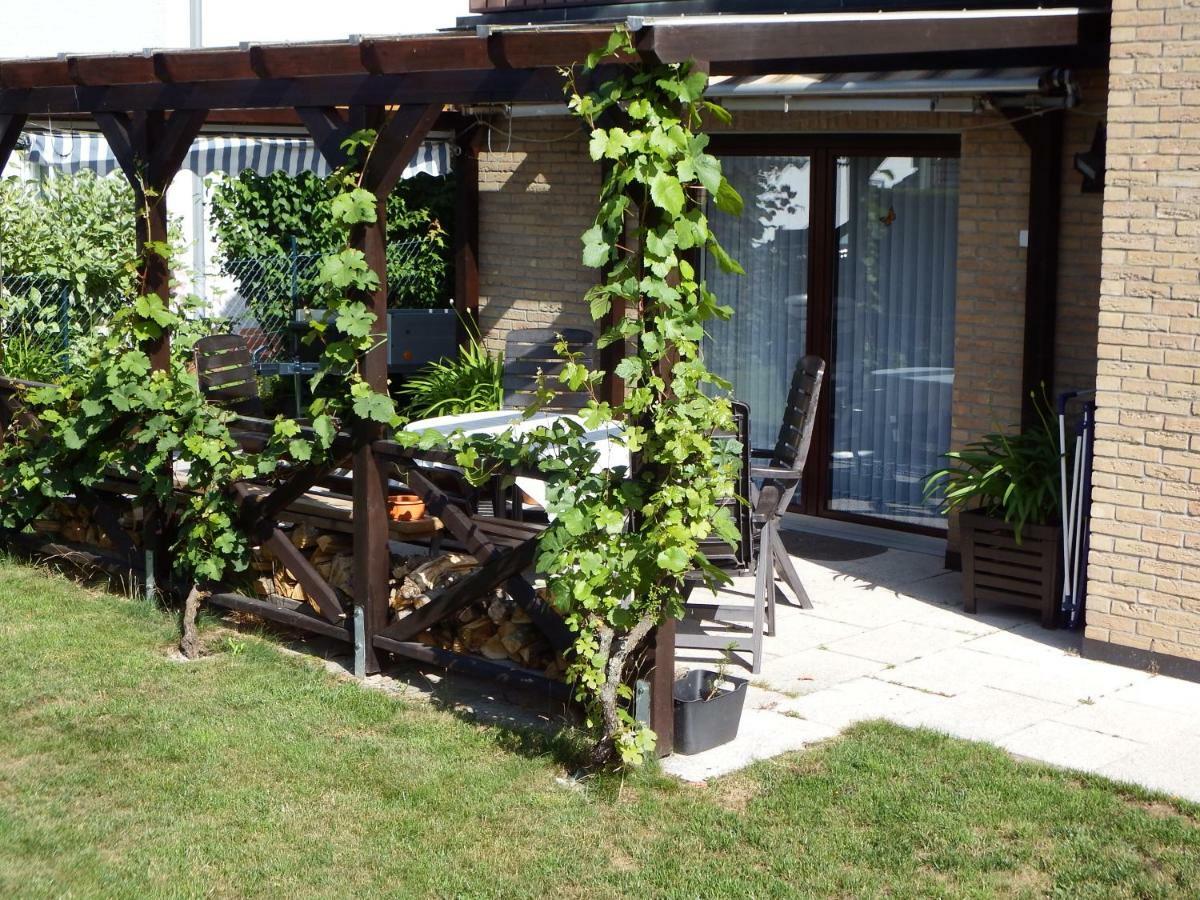 Nette Ferienwohnung Mit Eigenem Eingang Und Sonnenterrasse Idstein Extérieur photo